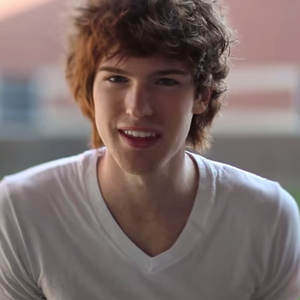 giantess胸产牛奶
